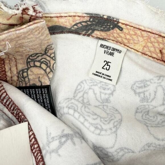 NWT BDG Urban Outfitters Printed Y2K Ruched Dipped V-Front Flare Jean Sz 25 - Picture 6 of 8